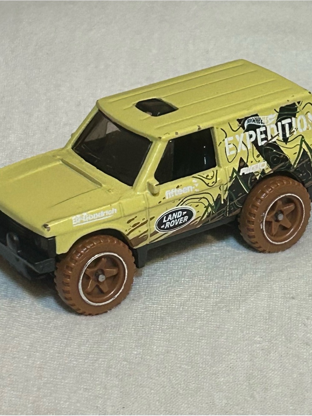 Hot Wheels 2022 Range Rover Classic - Mud Studs Series